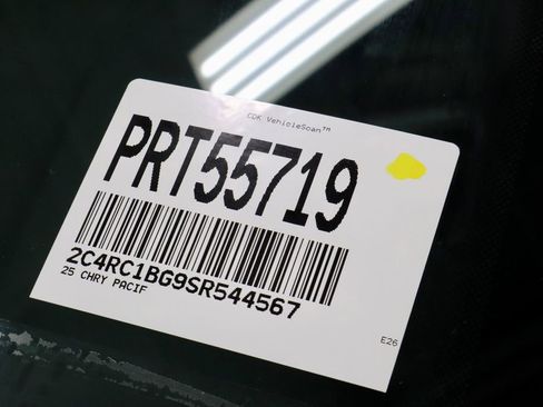 Used 2025 Chrysler Pacifica Select FWD image 35