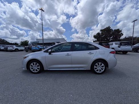 Used 2025 Toyota Corolla LE FWD image 6