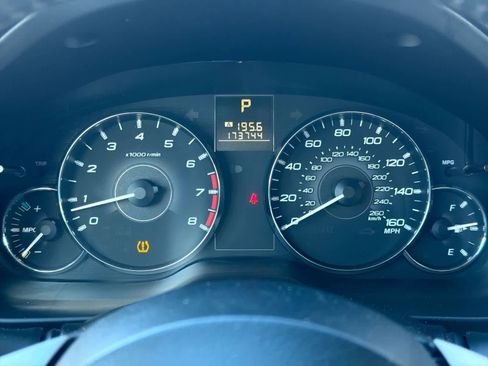 Used 2011 Subaru Outback 3.6R Limited w/ PWR Moonroof Pkg image 34