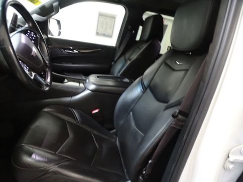 Used 2017 Cadillac Escalade ESV Platinum AWD/4WD image 2