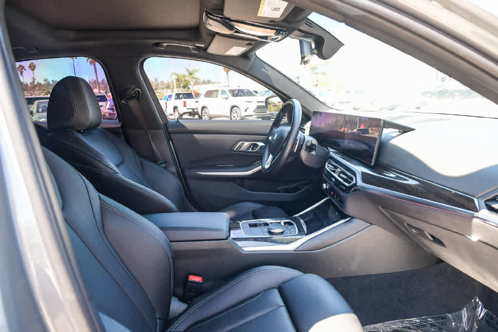 Used 2023 BMW 330i Sedan w/ Driving Assistance Package RWD image 17