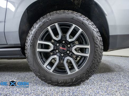 Used 2024 GMC Yukon XL AT4 w/ AT4 Premium Plus Package AWD/4WD image 48