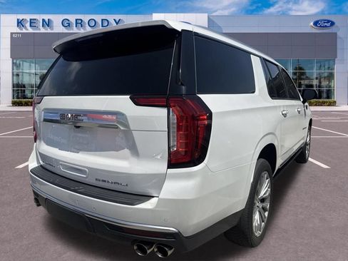 Used 2023 GMC Yukon XL Denali AWD/4WD image 4
