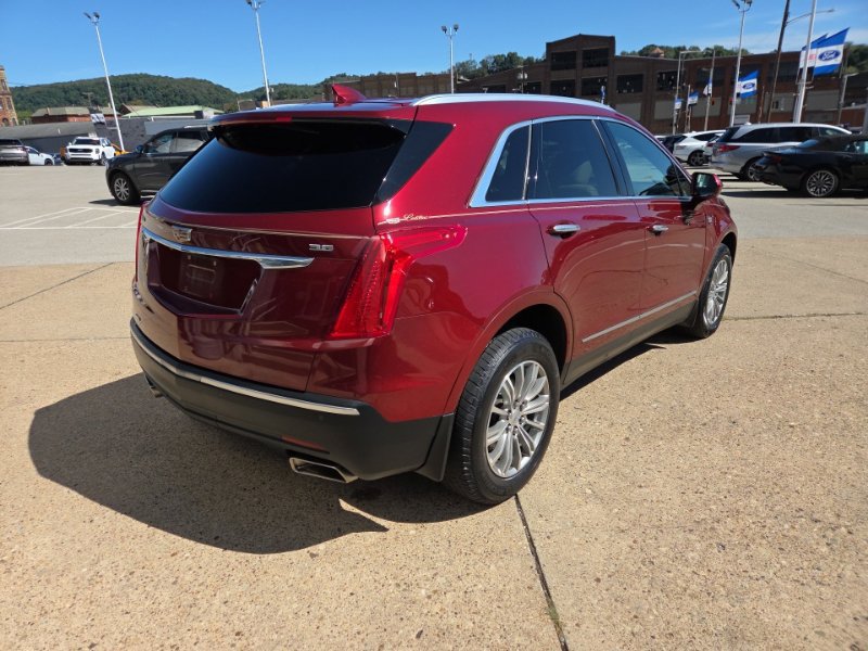 Used 2017 Cadillac XT5 Luxury w/ Driver Awareness Package AWD/4WD image 7