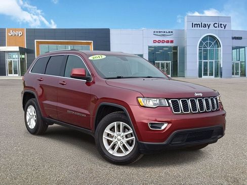 Used 2017 Jeep Grand Cherokee Laredo w/ Quick Order Package 23E AWD/4WD image 1