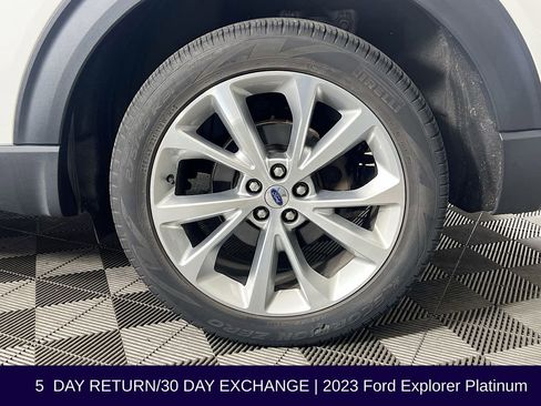 Used 2023 Ford Explorer Platinum w/ Technology Package AWD/4WD image 39