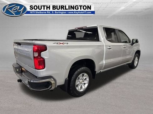 Used 2022 Chevrolet Silverado 1500 LT AWD/4WD image 6