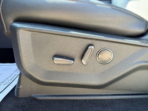 Used 2024 Ford F150 Lightning Lariat AWD/4WD image 28