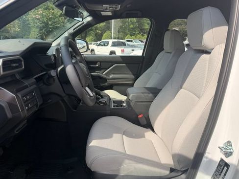 Used 2026 Toyota 4Runner SR5 AWD/4WD image 7