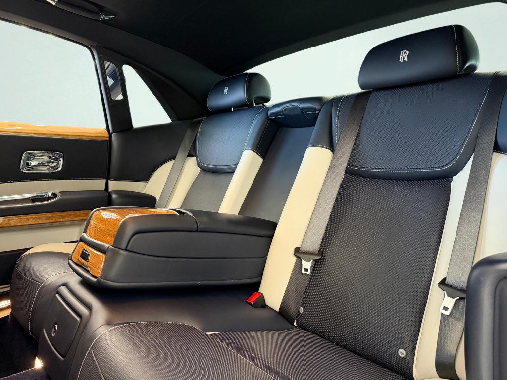 Used 2019 Rolls-Royce Ghost RWD image 63