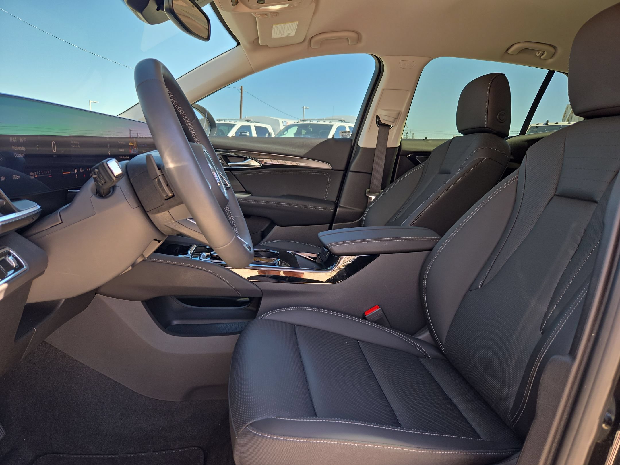 Used 2025 Buick Envision Preferred AWD/4WD image 9