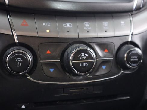 Used 2019 Dodge Journey Crossroad w/ Driver Convenience Group AWD/4WD image 20