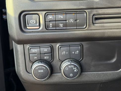 Used 2024 Chevrolet Tahoe LT w/ Luxury Package AWD/4WD image 24
