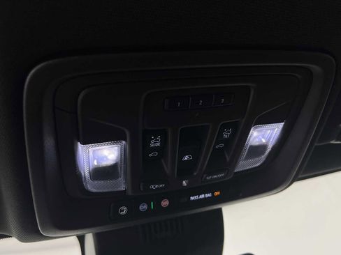 Used 2024 Chevrolet Silverado 2500 High Country w/ LPO, Dark Essentials Package AWD/4WD image 29