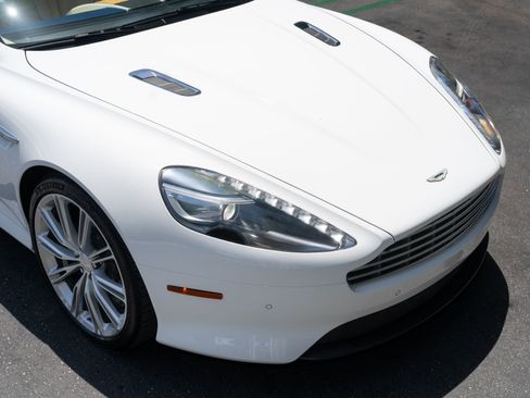 Used 2012 Aston Martin Virage Coupe RWD image 9