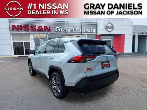 Used 2023 Toyota RAV4 XLE Premium FWD image 5
