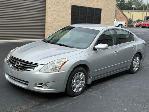 Used 2012 Nissan Altima 2.5 S w/ Value Pkg FWD image 2