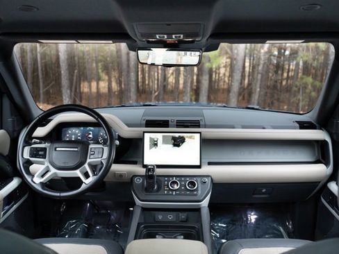 Used 2022 Land Rover Defender 110 X-Dynamic HSE image 14