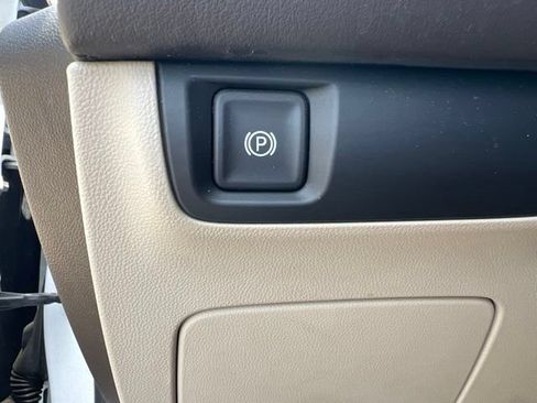 Used 2017 Buick LaCrosse Preferred FWD image 10