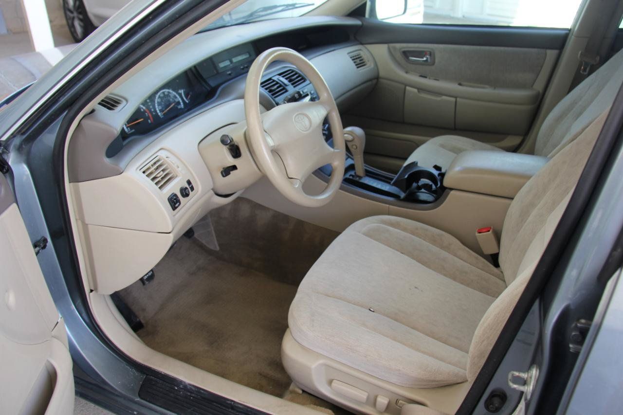 Used 2000 Toyota Avalon XL FWD image 16