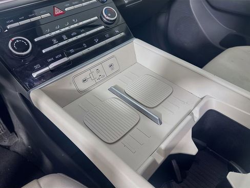 Used 2024 Hyundai Santa Fe SE AWD/4WD image 36