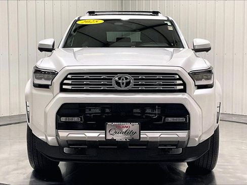 Used 2025 Toyota 4Runner Limited AWD/4WD image 2