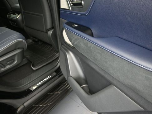 New 2026 INFINITI QX80 4WD w/ Sport Exterior Package image 22