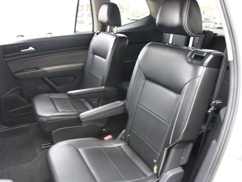 Certified 2022 Volkswagen Atlas SE w/ Black Wheel Package image 21