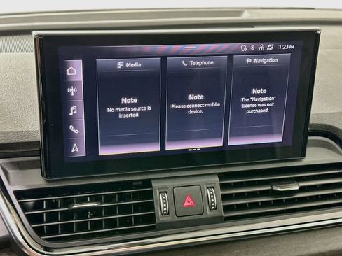 Used 2023 Audi Q5 2.0T Premium w/ Convenience Package AWD/4WD image 15