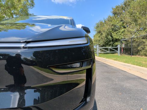 Used 2026 Tesla Model Y AWD image 3