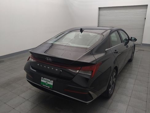 Used 2025 Hyundai Elantra SEL FWD image 7
