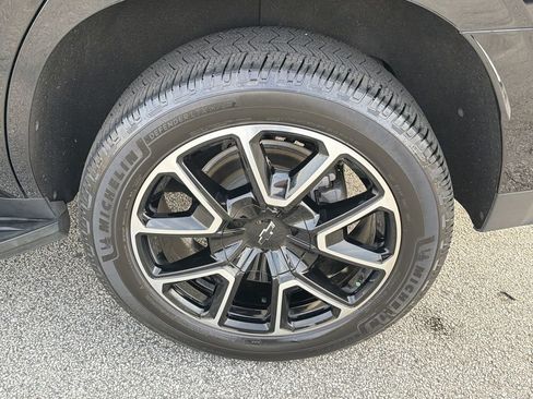 Used 2022 Chevrolet Tahoe RST w/ Sport Performance Package image 35