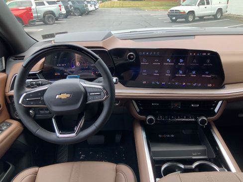New 2026 Chevrolet Tahoe High Country AWD/4WD image 18