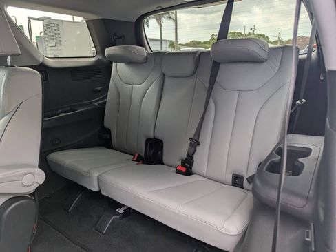 Used 2023 Hyundai Palisade SEL image 18