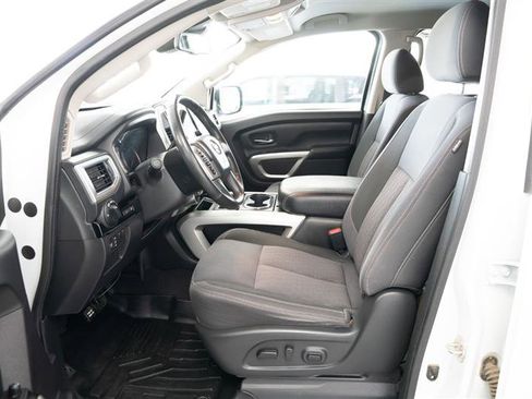 Used 2021 Nissan Titan SV w/ SV Convenience Package image 18