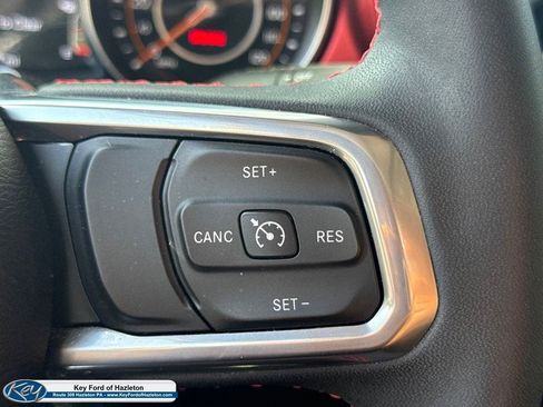 Used 2023 Jeep Gladiator Rubicon w/ Cold Weather Group AWD/4WD image 19
