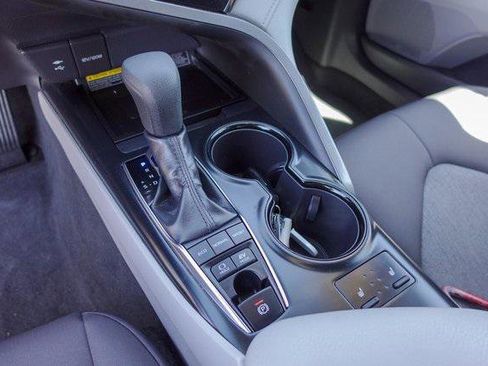 Certified 2019 Toyota Camry LE image 23