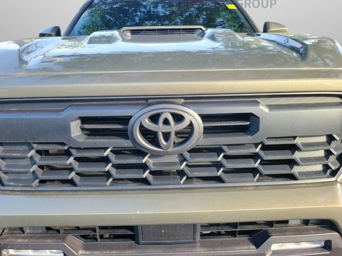 Used 2025 Toyota Tacoma TRD Sport RWD image 9