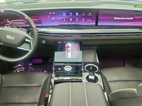 Used 2025 Cadillac Escalade Sport w/ Touring Package AWD/4WD image 96