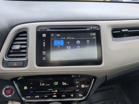 Used 2017 Honda HR-V EX image 17