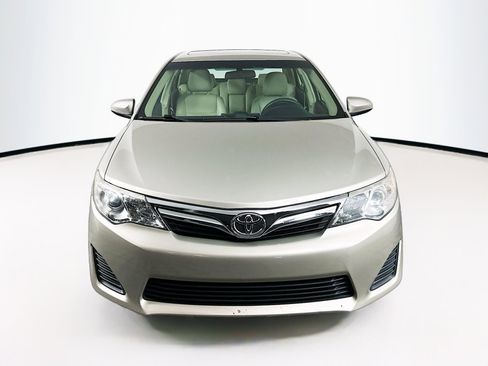 Used 2013 Toyota Camry LE image 2