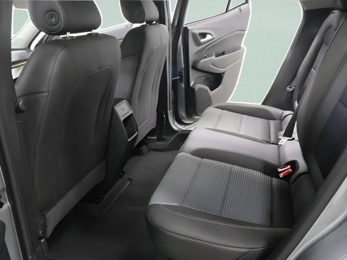 New 2026 Chevrolet Trax LT w/ Driver Confidence Package FWD image 24