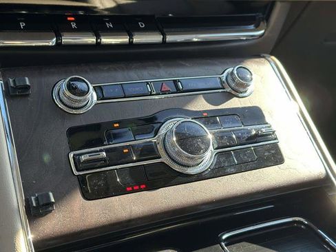 Used 2023 Lincoln Aviator Reserve w/ Elements Package Plus image 20