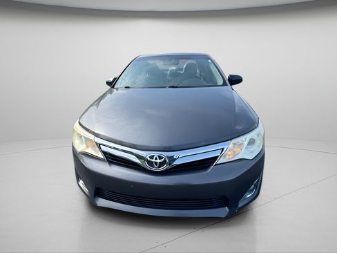 Used 2012 Toyota Camry XLE w/ Leather Pkg FWD image 15