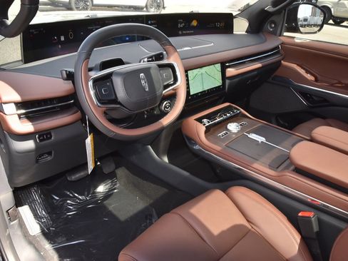 New 2025 Lincoln Navigator Reserve image 36