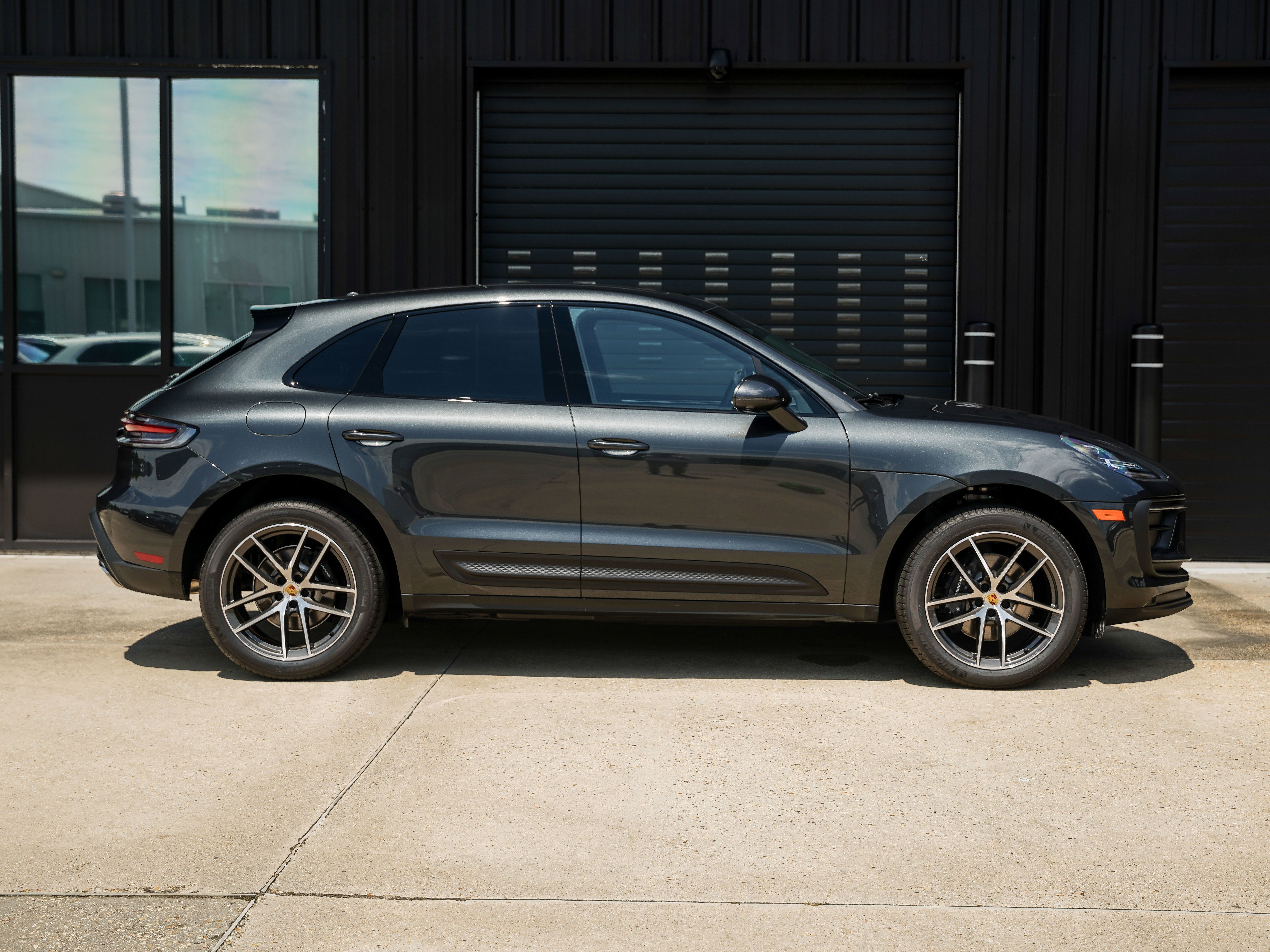 Certified 2026 Porsche Macan AWD/4WD image 13