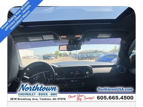 Used 2018 Toyota Tacoma TRD Sport AWD/4WD image 15