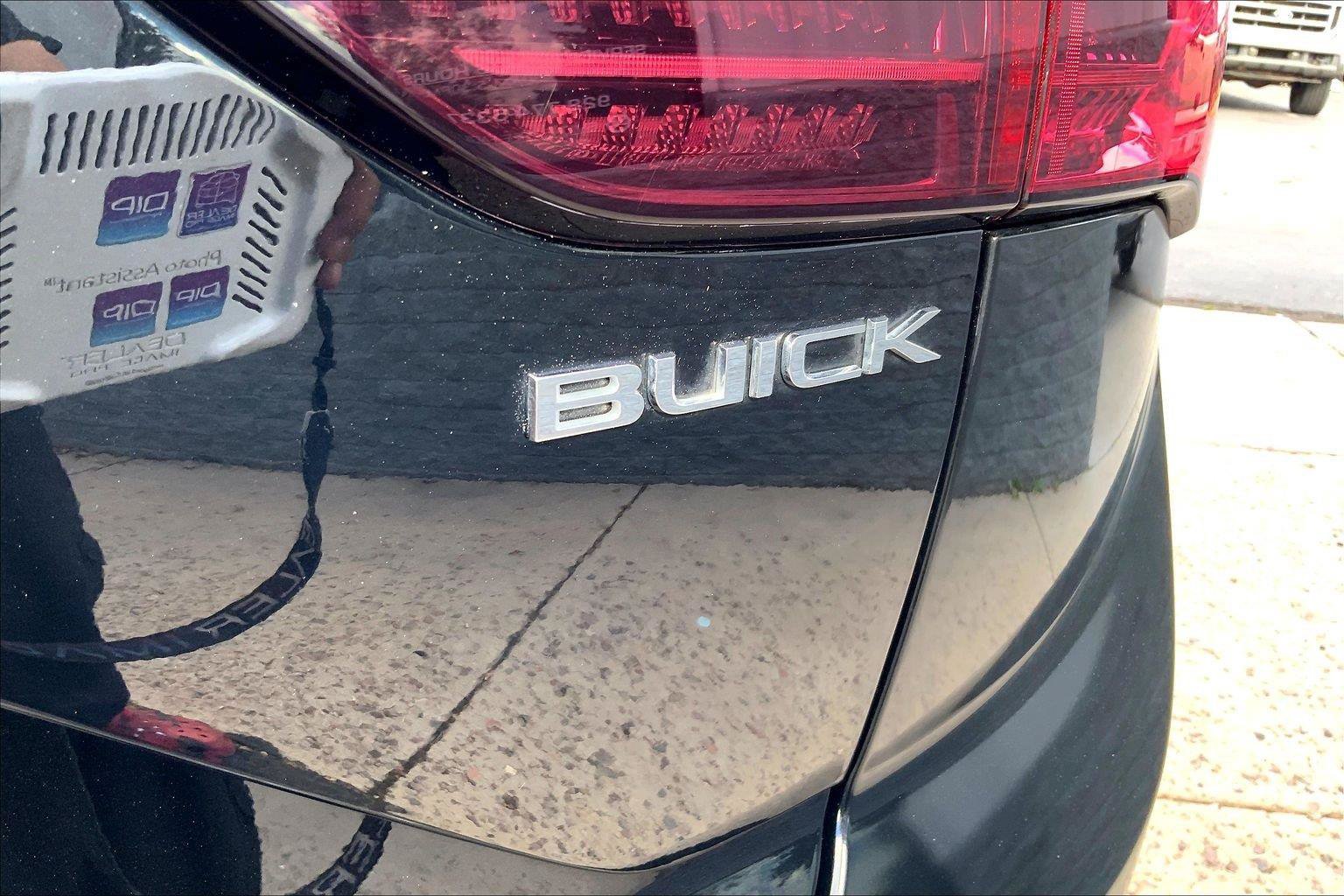 Used 2025 Buick Envision Preferred AWD/4WD image 8