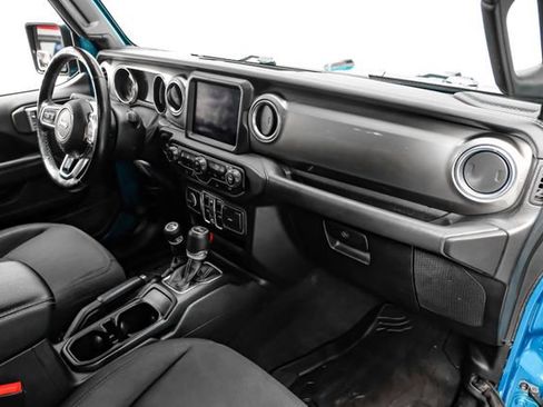 Used 2020 Jeep Wrangler Unlimited Sahara AWD/4WD image 10