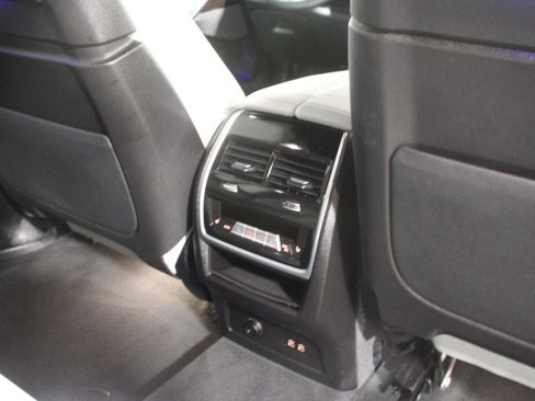 Used 2026 BMW X7 xDrive40i AWD/4WD image 13